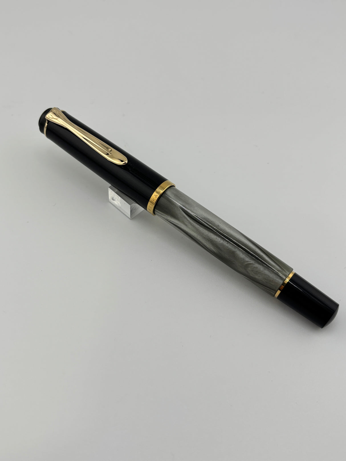 Pelikan R200 Grey Marble - Roller Ball