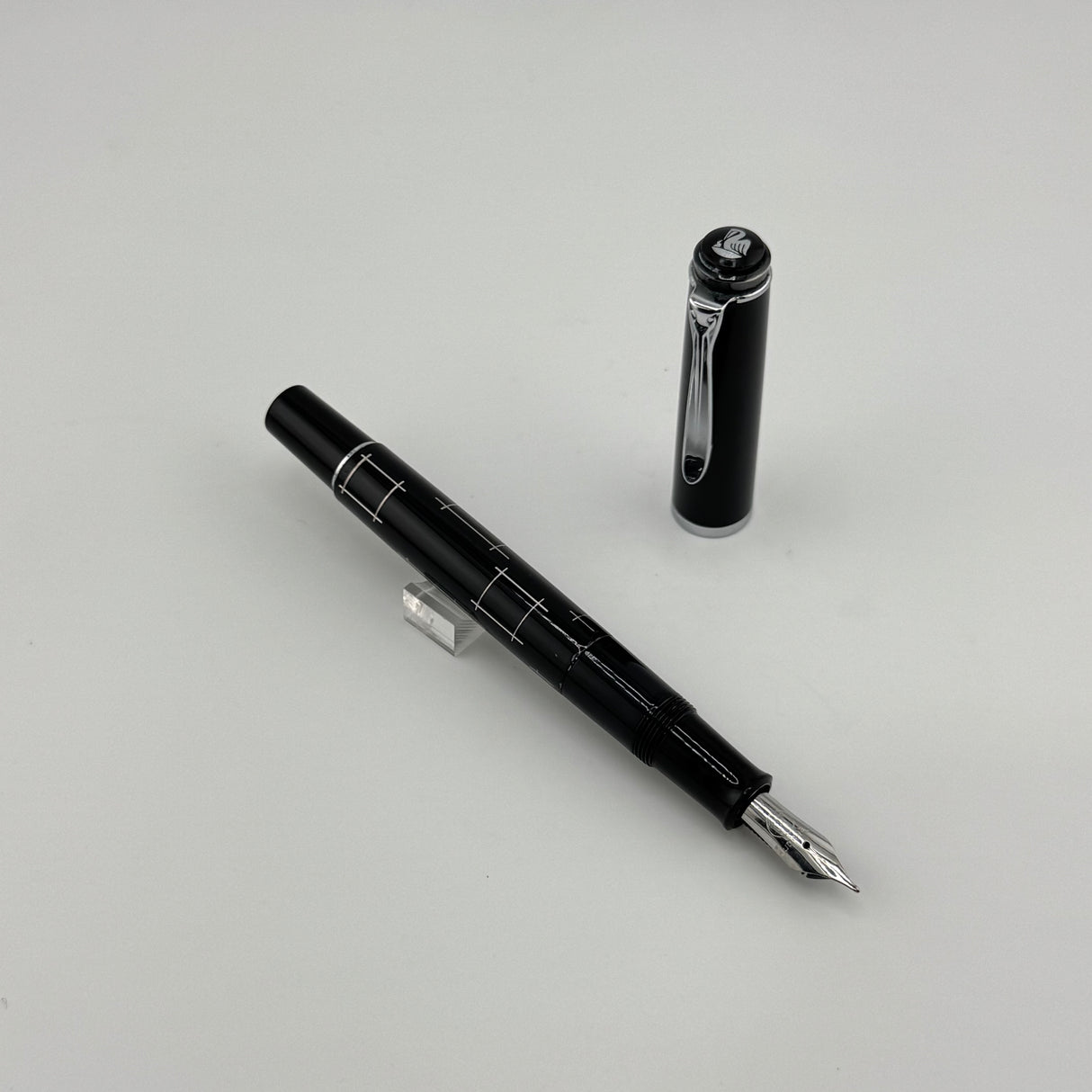 Pelikan M215 Black  Rectangles engraved Black lacquer   - Fountain Pen