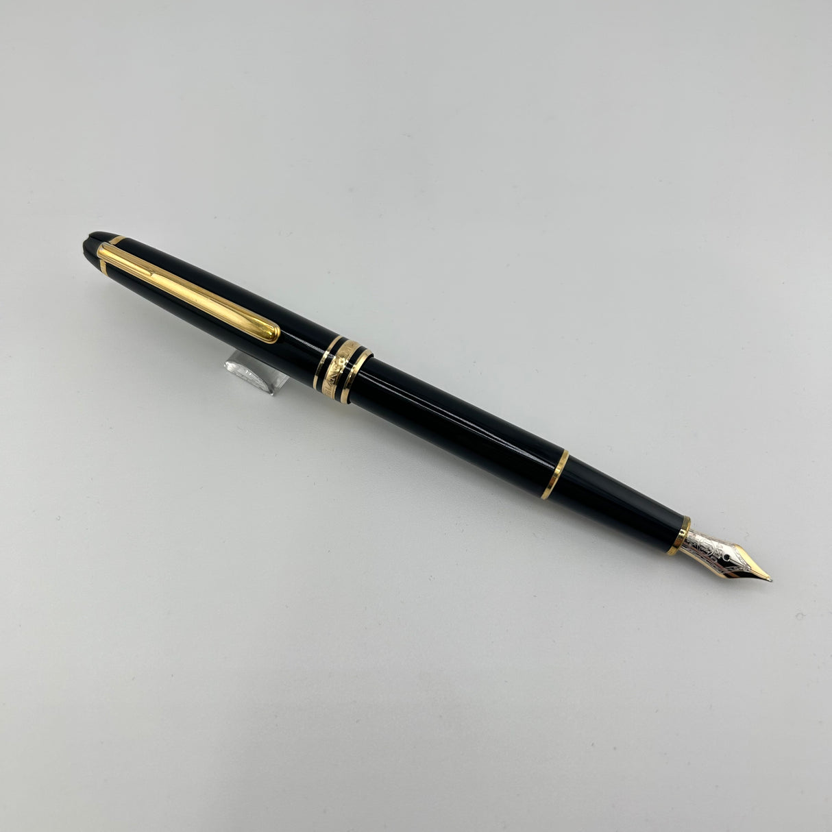 Jimmy's pick -Montblanc Meisterstuck 144 black gold trim - Fountain Pen