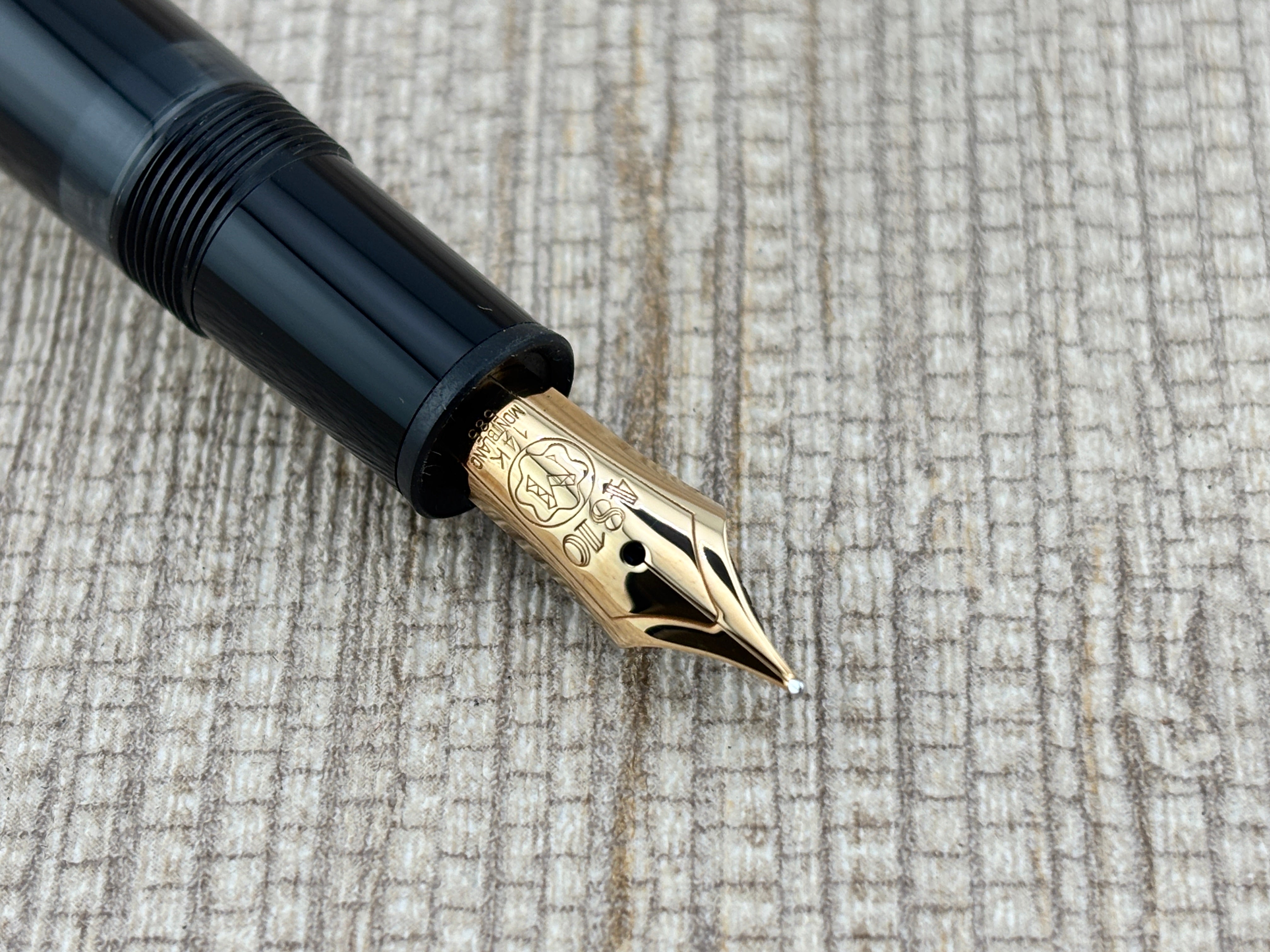 Montblanc Meisterstuck 146 Black 1980's Fountain Pen - Medium 14kt