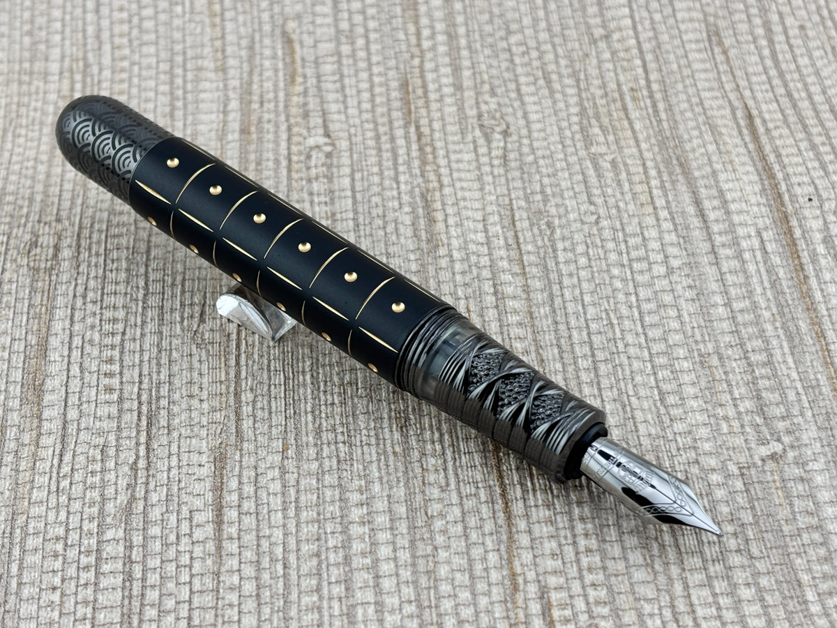 Graf Von Faber Castell Pen of the Year 2019 Black Samurai  Fountain Pen #052/330 - Medium 18kt Gold Nib