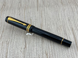 Parker Duofold Centennial (Largest Size) Black Gold-Plated Trim Fountain Pen -  Medium 18kt Gold Nib