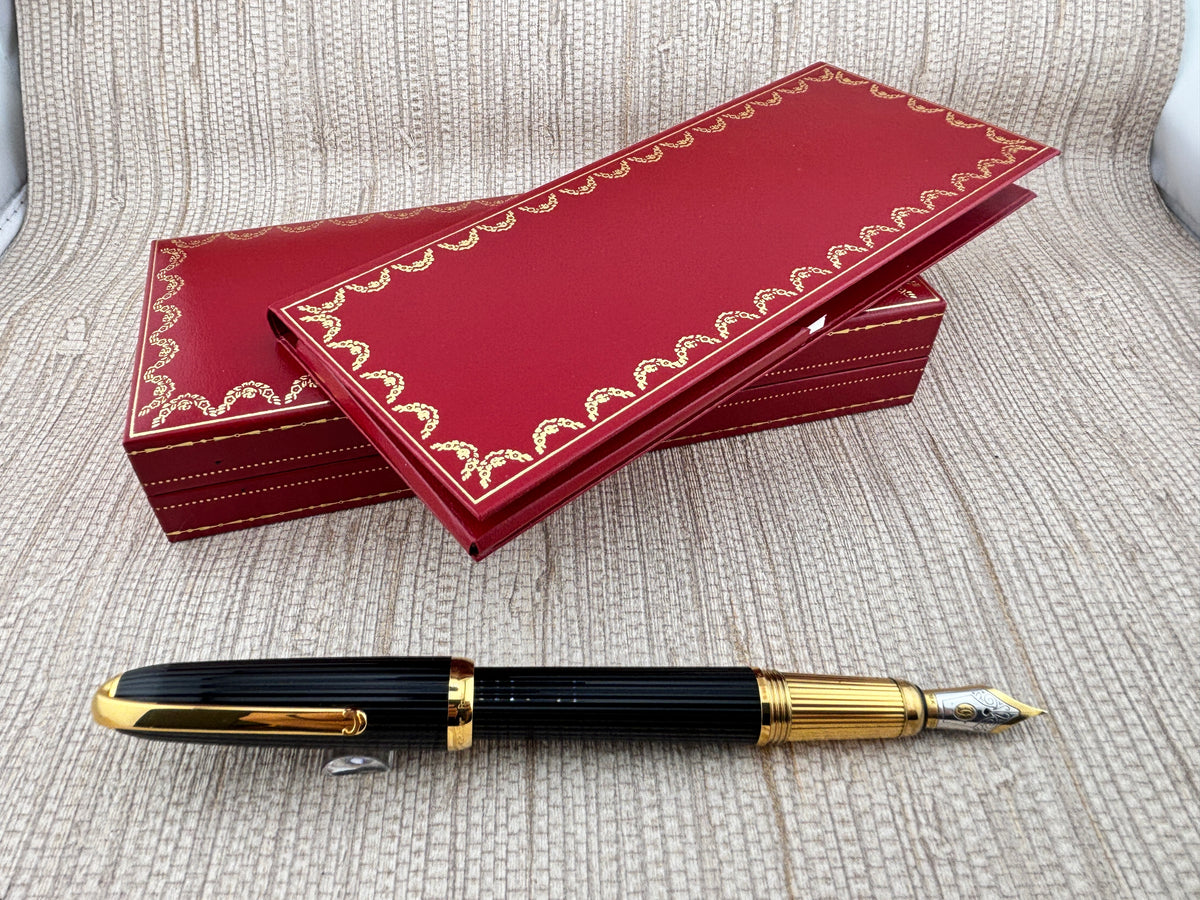 Cartier Louis Cartier Black Godron Fluted Fountain Pen - Medium 18kt Gold Nib
