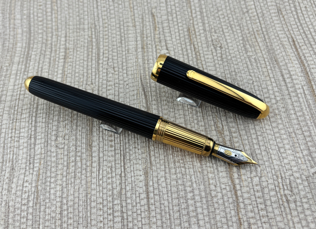 Cartier Louis Cartier Black Godron Fluted Fountain Pen - Medium 18kt Gold Nib
