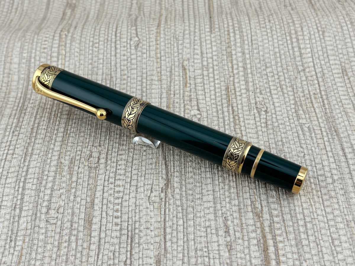 Aurora Dante Alighieri Green Lacquered Limited Edition Fountain Pen - Medium 18kt Gold Nib
