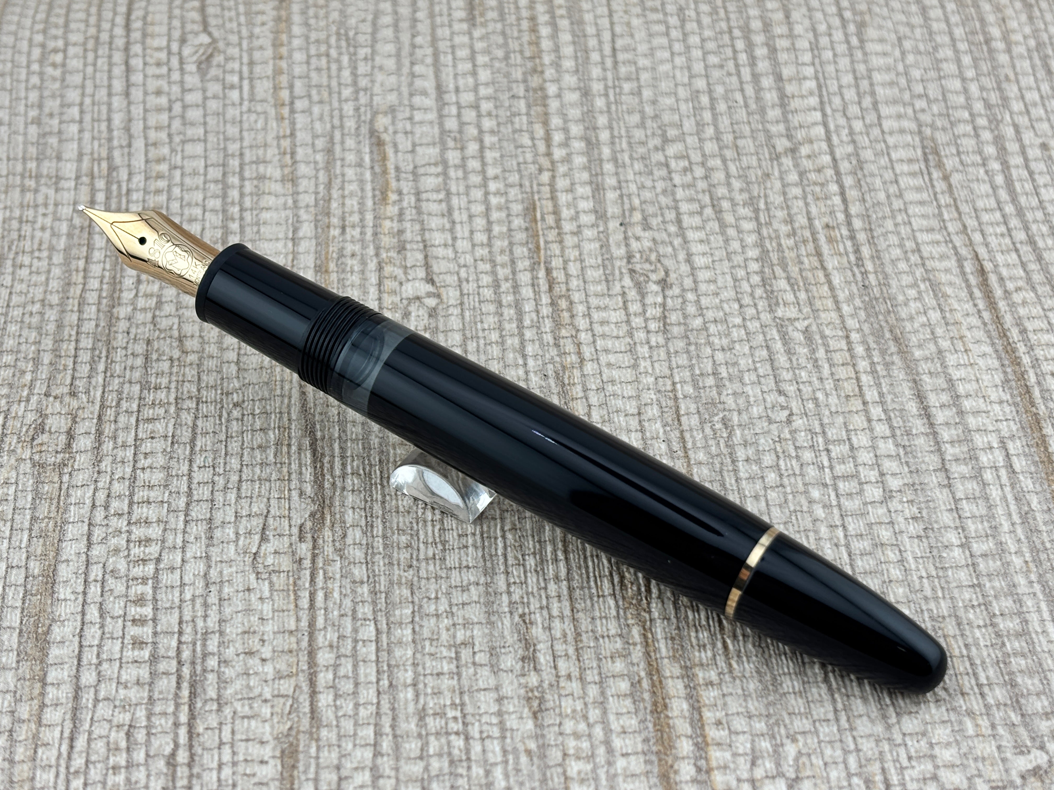 Montblanc Meisterstuck 146 Black 1980's Fountain Pen - Medium 14kt