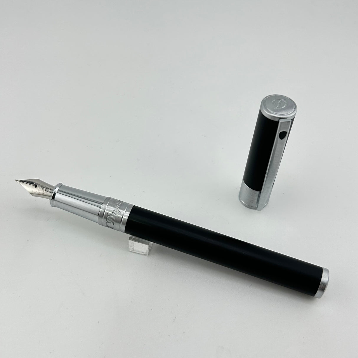 S.T Dupont D-Initial  Black - Fountain Pen