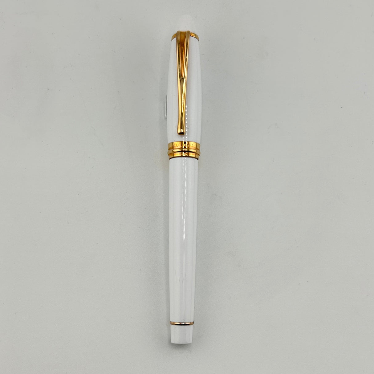 Aurora Ipsilon White Resin Gold trim - Fountain Pen