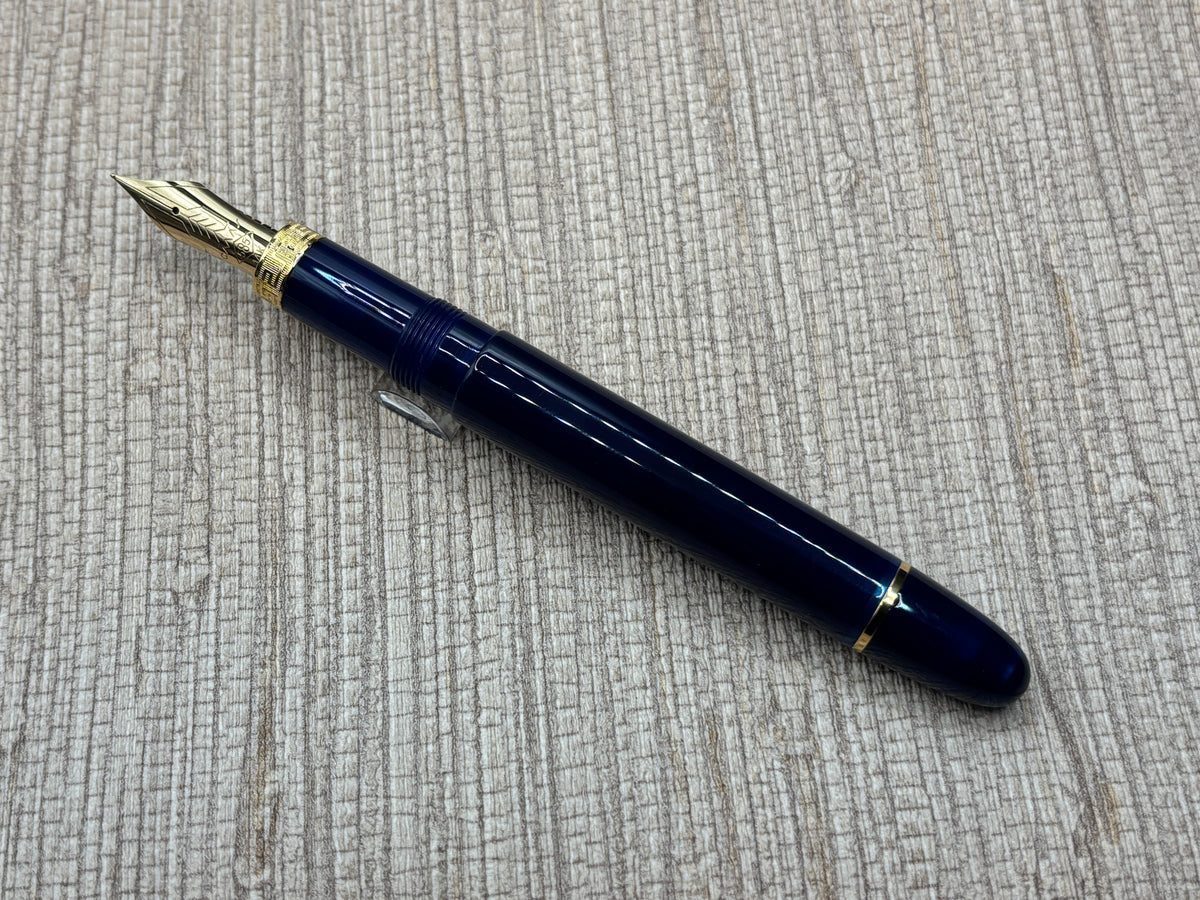 Omas Ogiva Navy Blue 14K Gold Nib - Fountain Pen