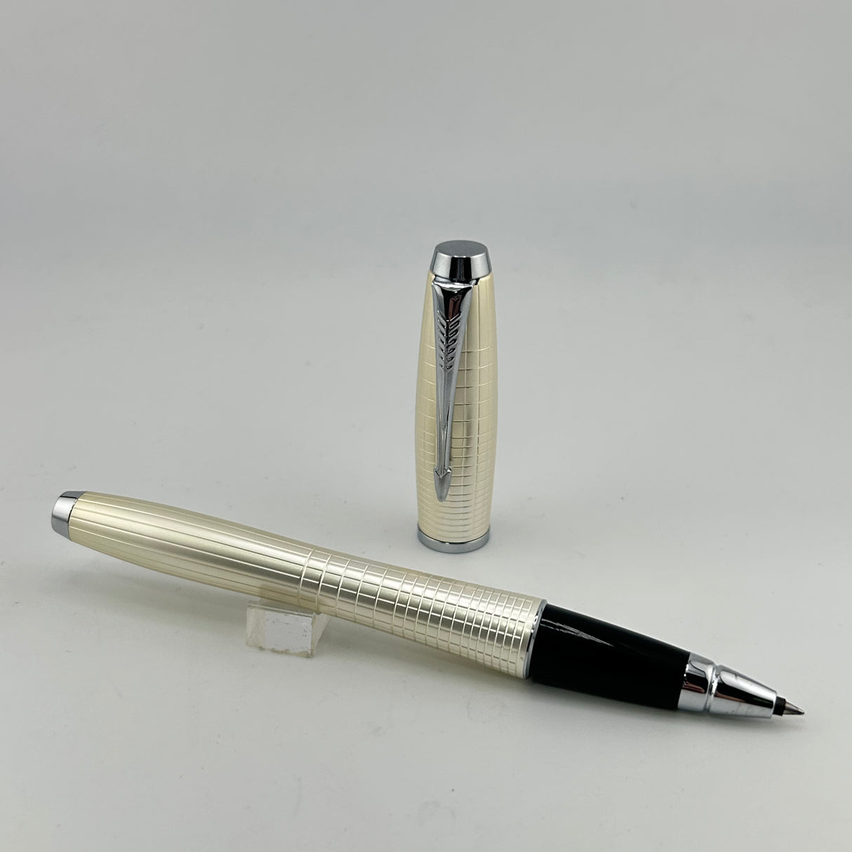 Parker Urban Metro Pearl White - Rollerball