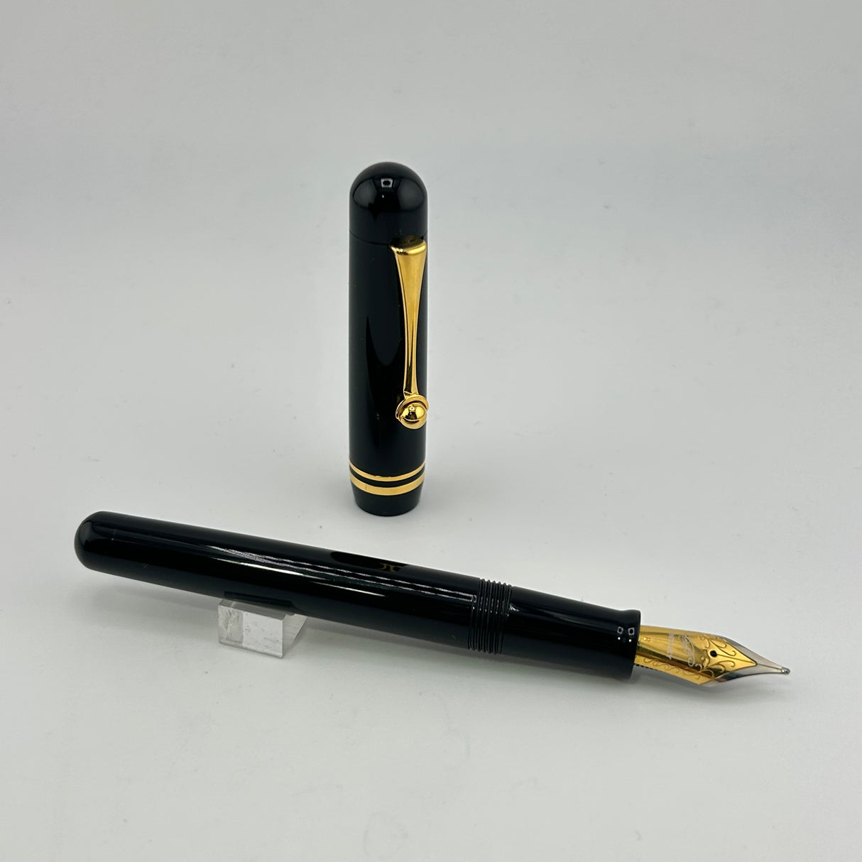 Bexley Equipoise Mid size  Black - Fountain Pen