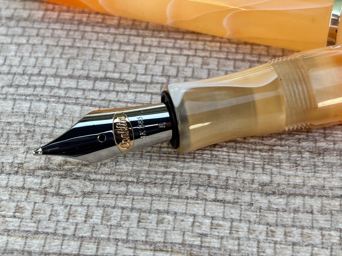 Jimmy's Pick - Conklin Ohio Peach and Cream Gold Nib 14k 585 Broad - Fountain Pen