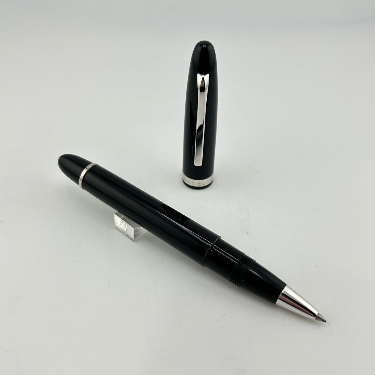 Omas Exclusive Ferrari Suisse Ogiva Black - Roller Ball