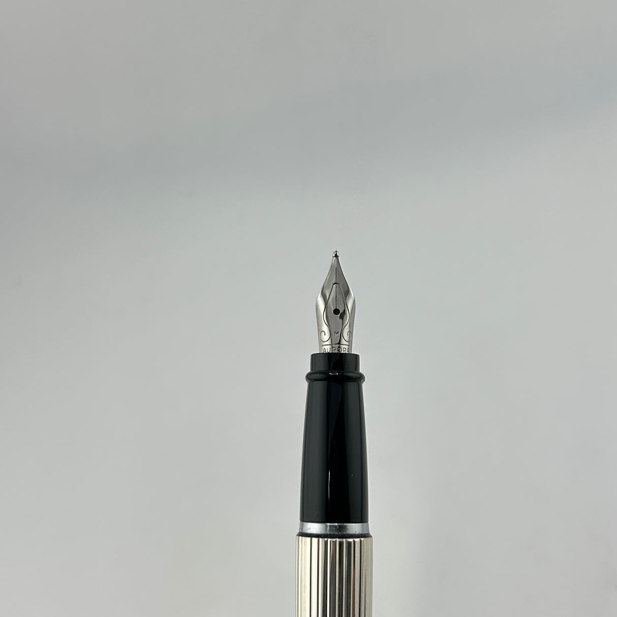 Aurora Ipsilon Sterling Silver 925 fluted overlays   - Fountain Pen