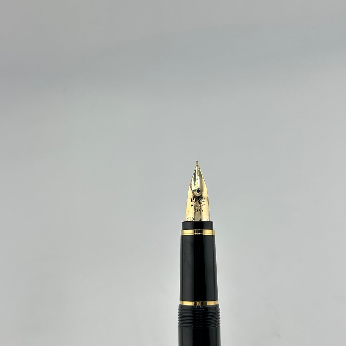 Pilot Falcon Black Gold trim Soft Fine 14K gold nib - Fountain Pen