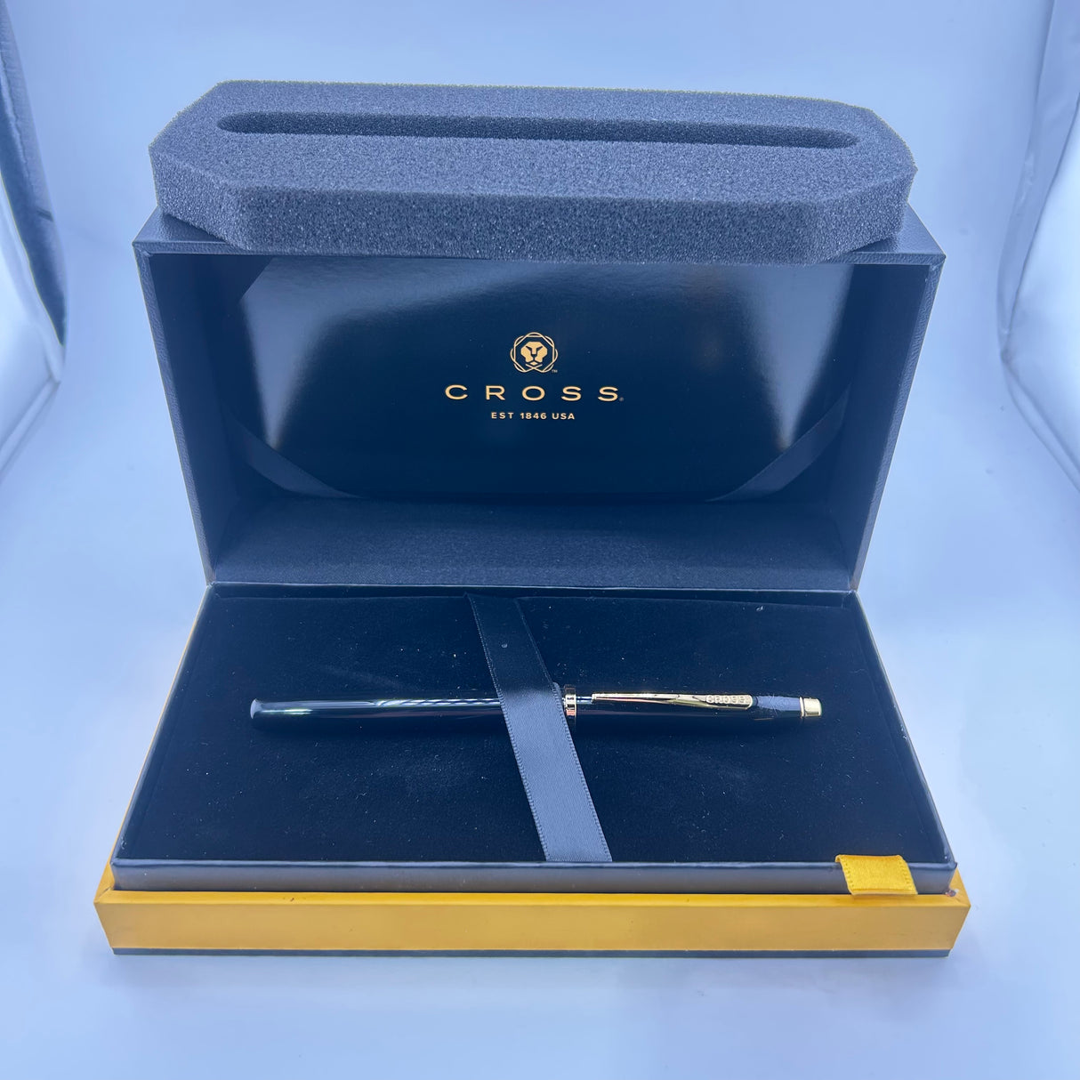 Century ll Classic  Black gold trim - Roller Ball