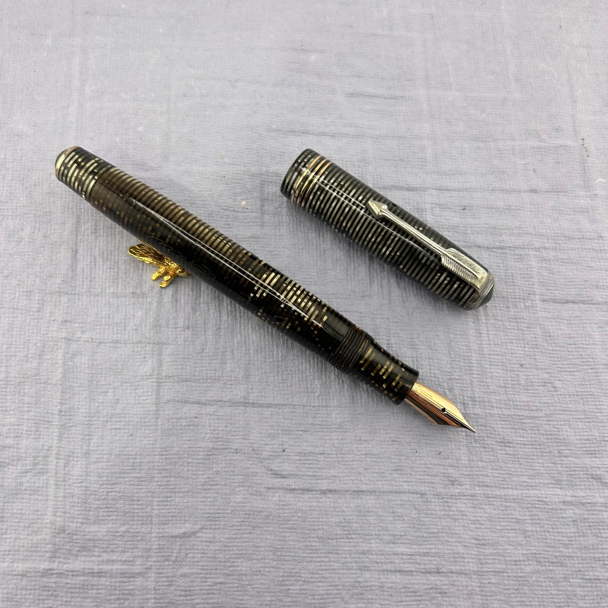 Parker Vacumatic Lock Down Silver Gray Pearl standard size   - Fountain Pen