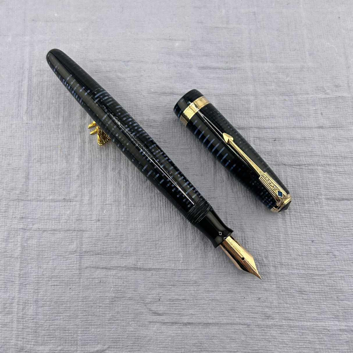 Parker Vacumatic Standard, Azure Blue, Blue Arrow Diamond clip   - Fountain Pen