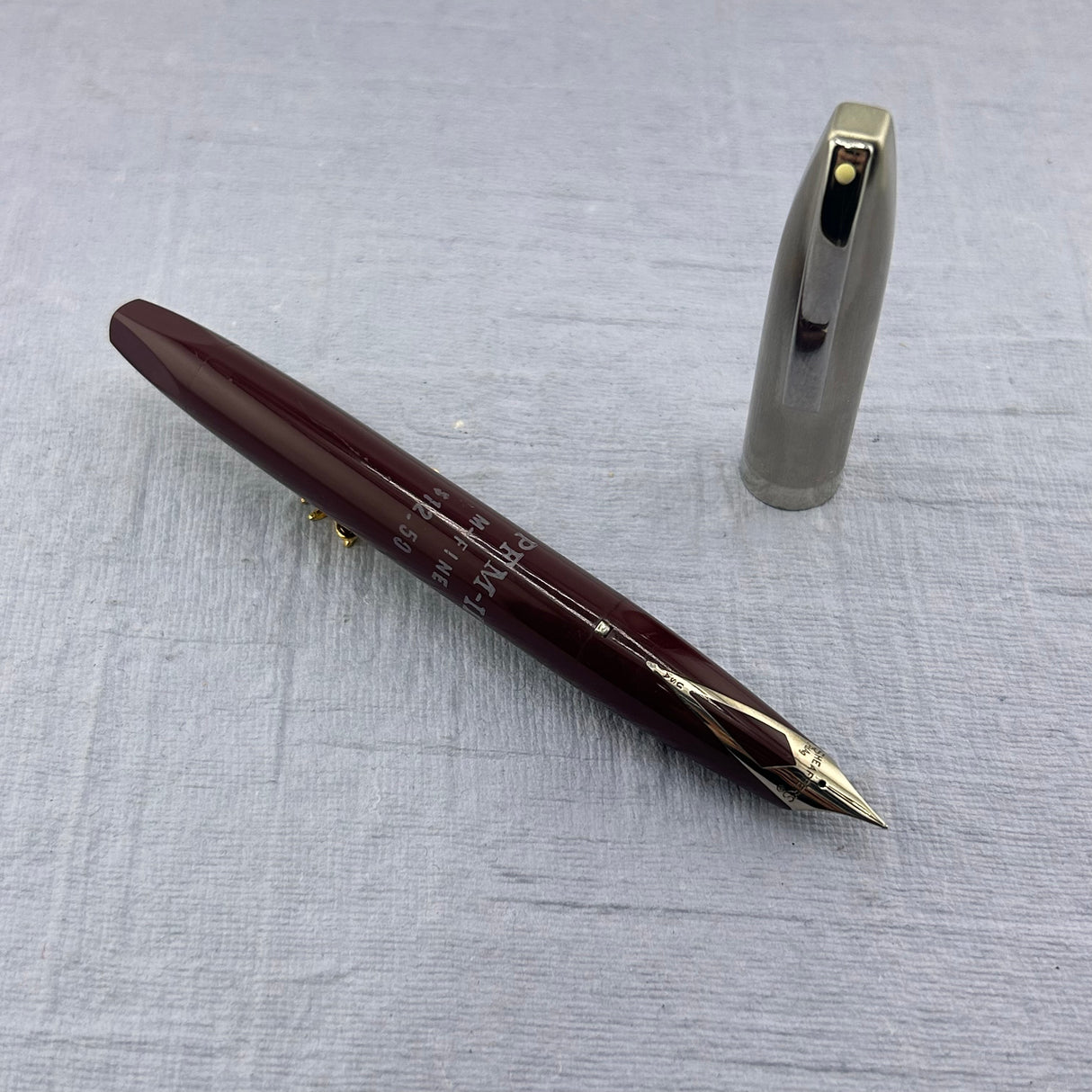 Sheaffer PFM (Pen for Men) Serie II Burgundy with brushed silver cap - still has the original sticker on it !  - Fountain Pen