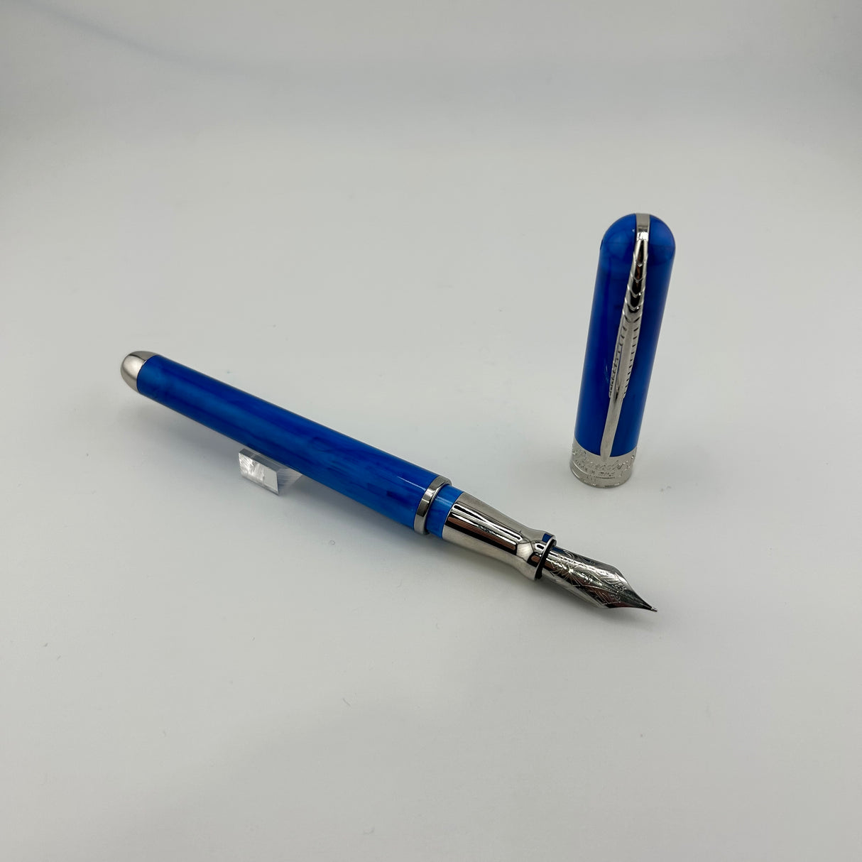 Pineider Avatar UR Blue Marble  - Fountain Pen