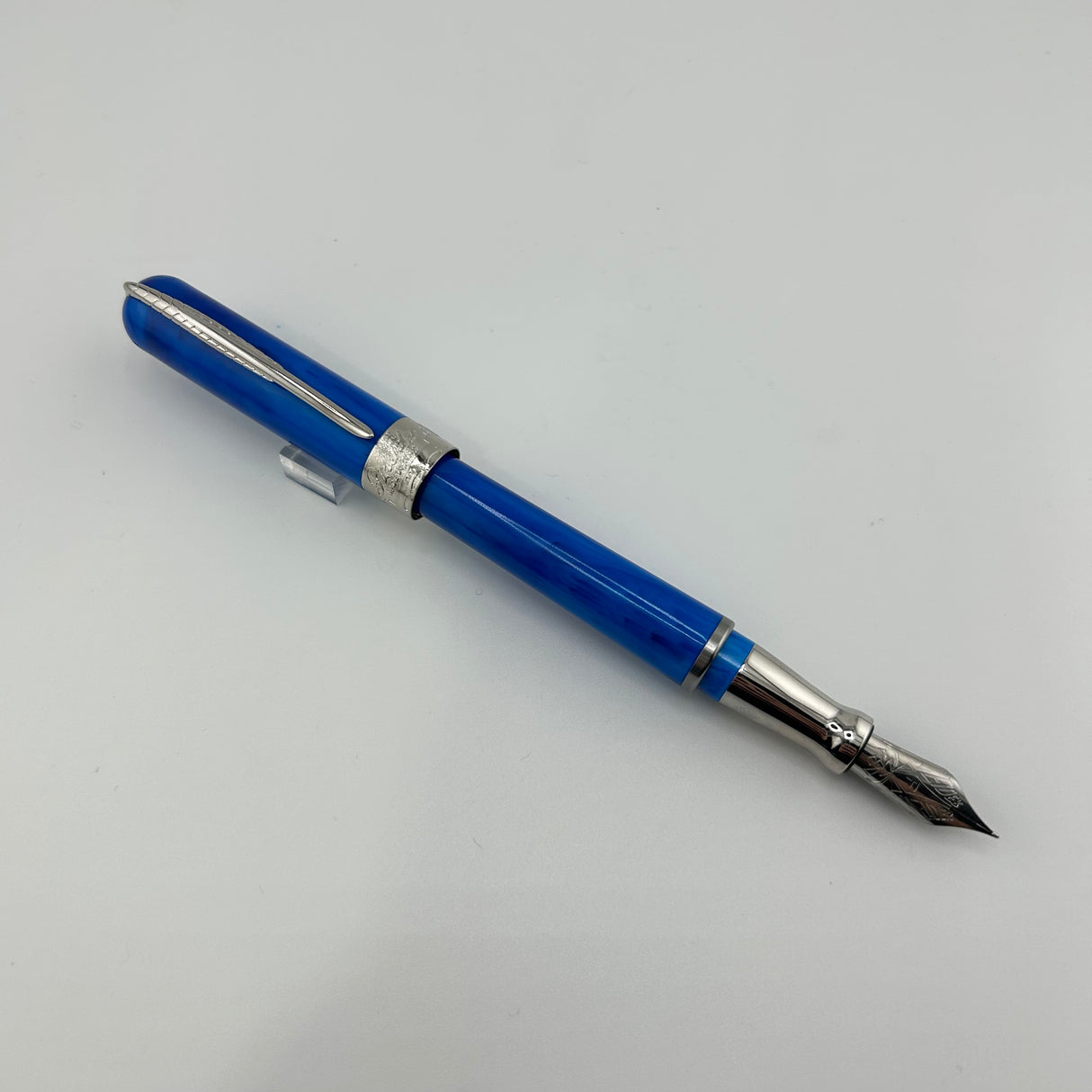 Pineider Avatar UR Blue Marble  - Fountain Pen