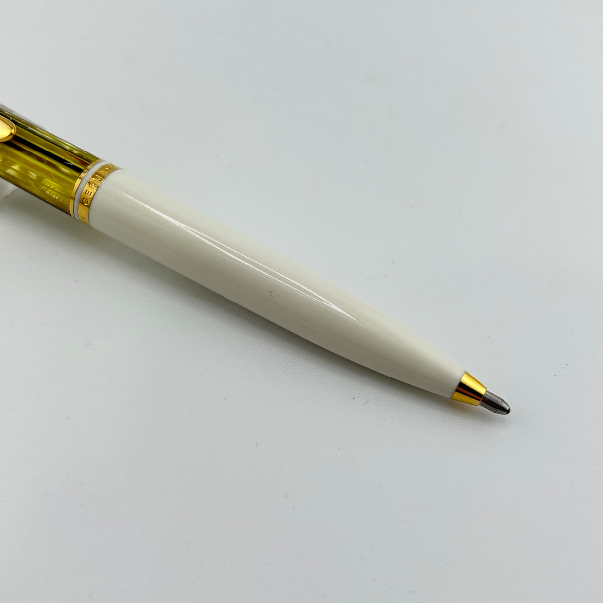 Pelikan Souveran K400 Tortoiseshell White - Ballpoint Pen