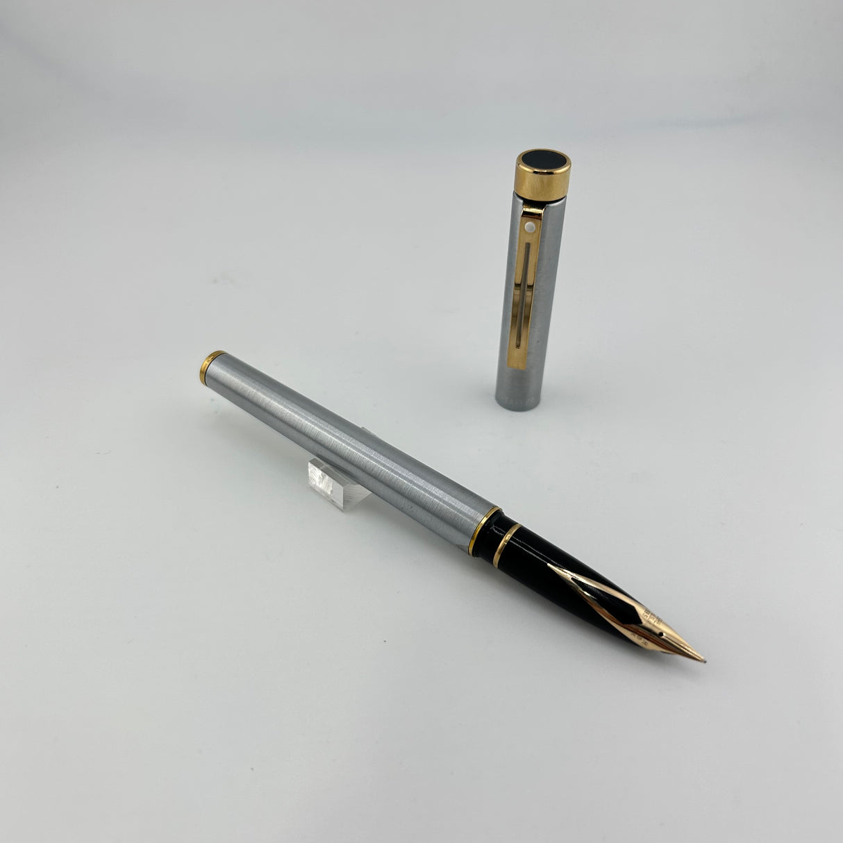 Jimmy's pick - Sheaffer Targa Brushed stainless steel 14K585 gold