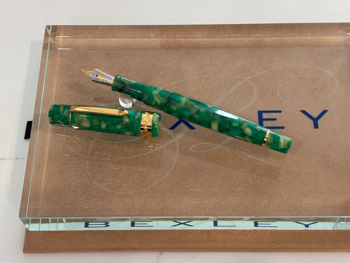 Bexley Americana Collection Green Brier faceted pen