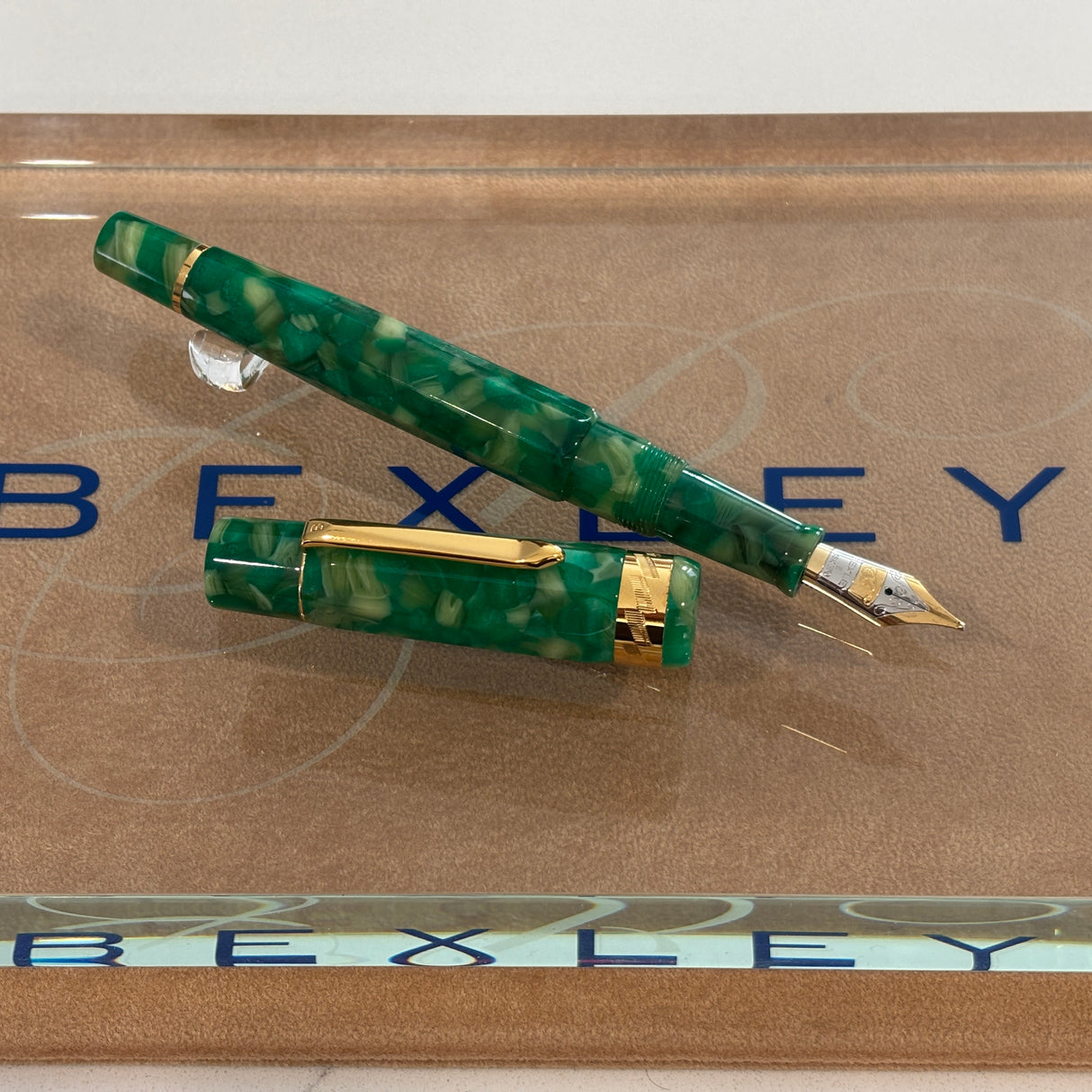 Bexley Americana Collection Green Brier faceted pen