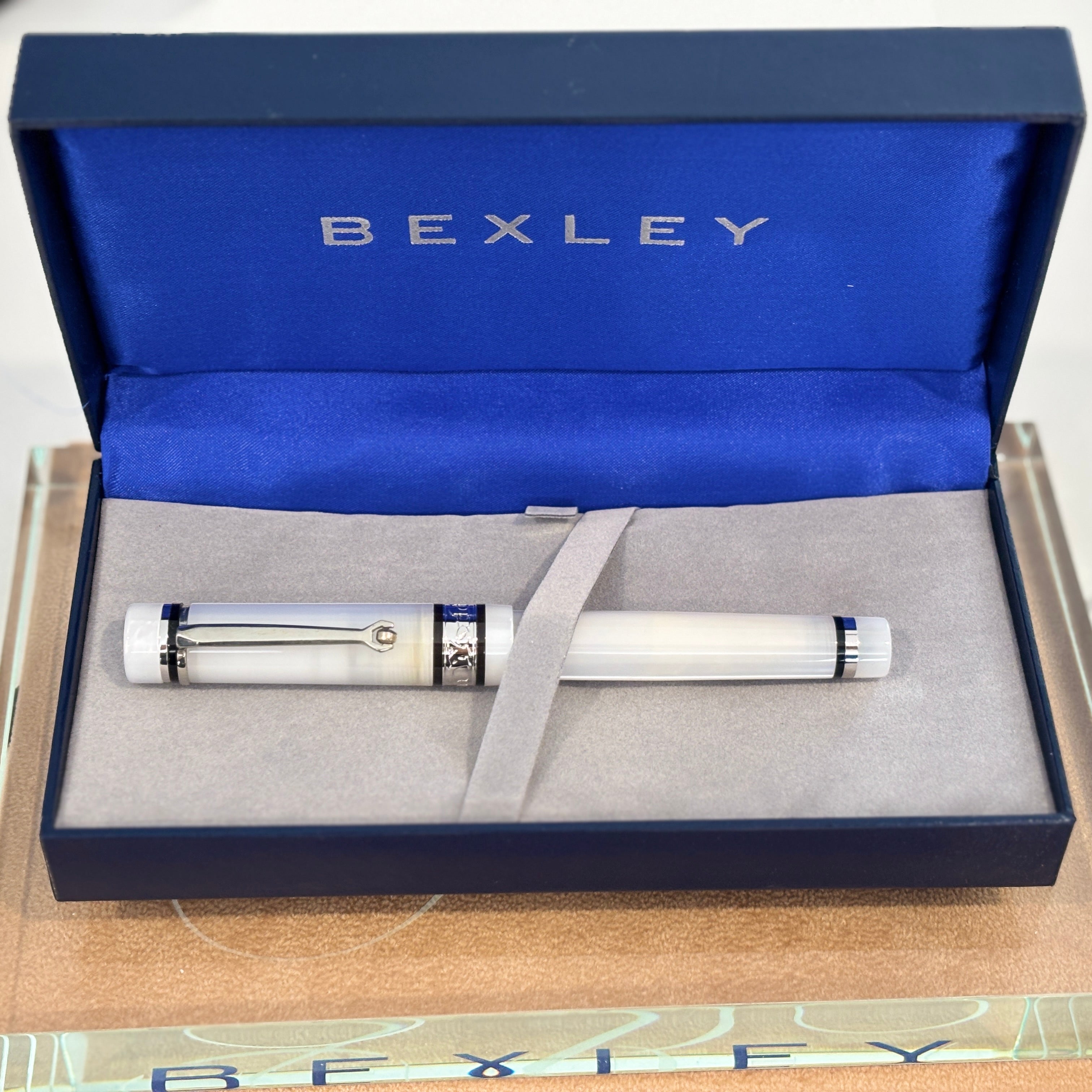 Bexley Decoband PWI Pen World International White Pearl – Fountain