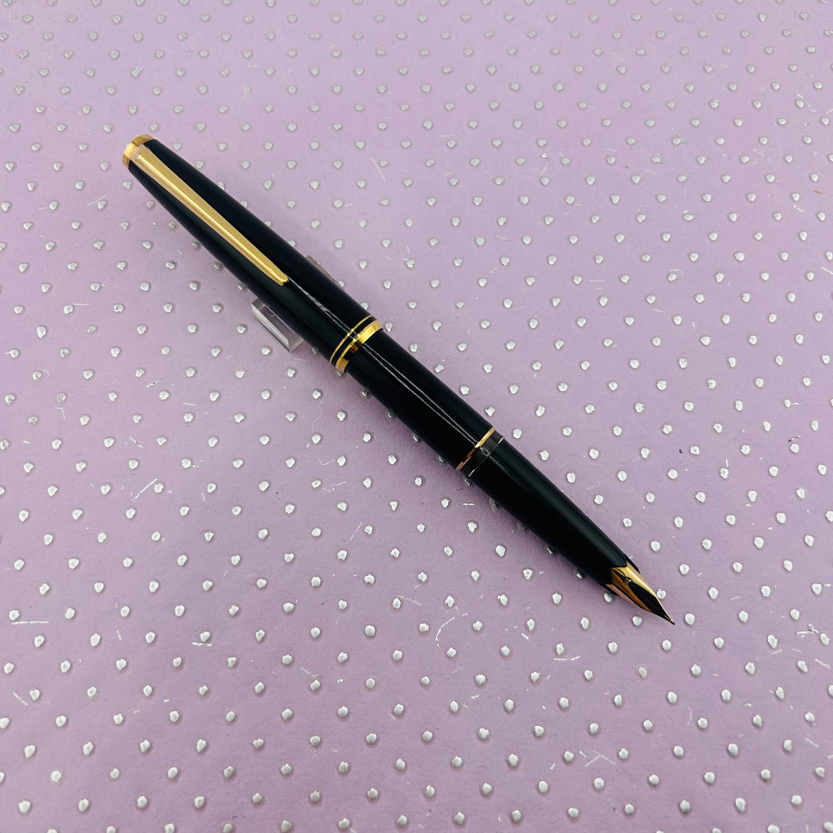 Montblanc 221 P Black Resin Gold trim  circa 1975   - Fountain Pen