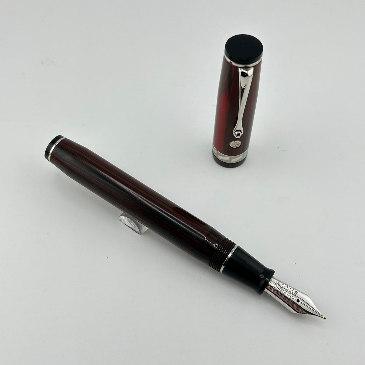 Jimmy's Pick - Wahl Eversharp Signature Classic Ebonite Rosewood 18K GOLD NIB - Fountain Pen