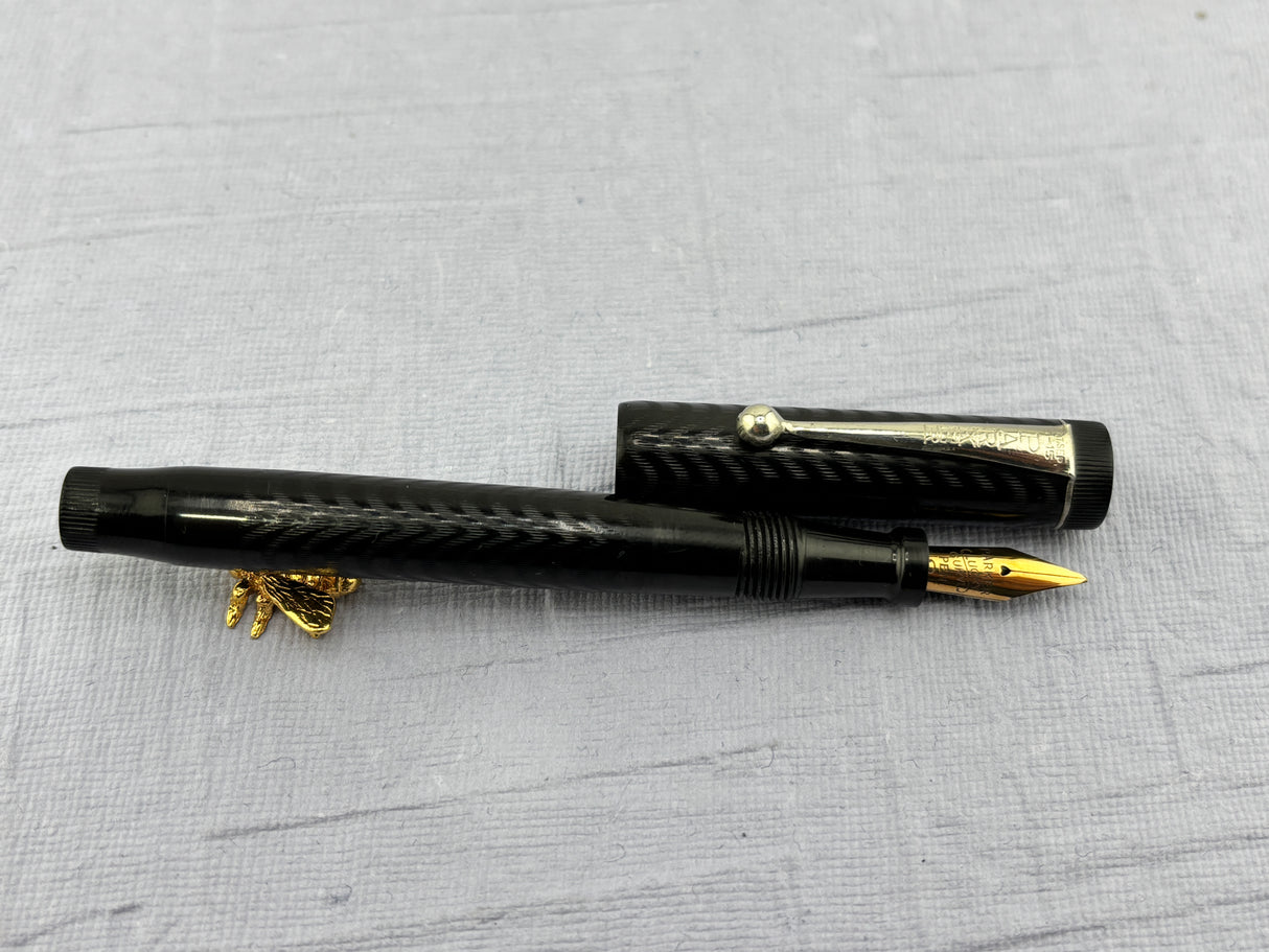 Parker Lucky Curve  Jack Knife Safety Black chased Fountain Pen