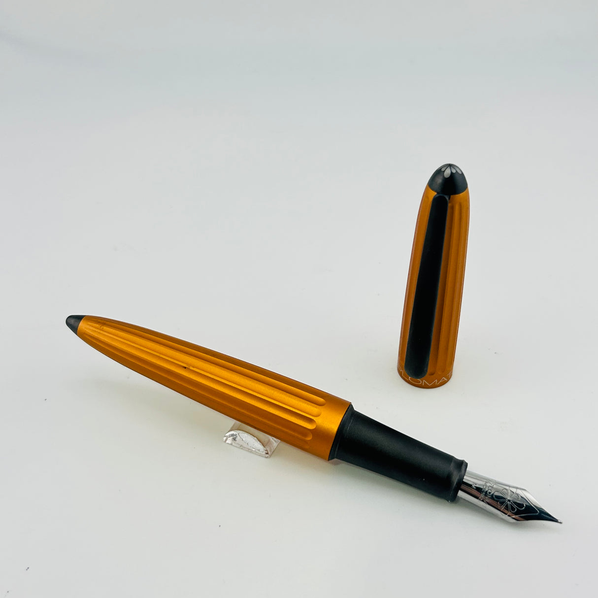 Diplomat Aero Orange Black trim - Fountain Pen