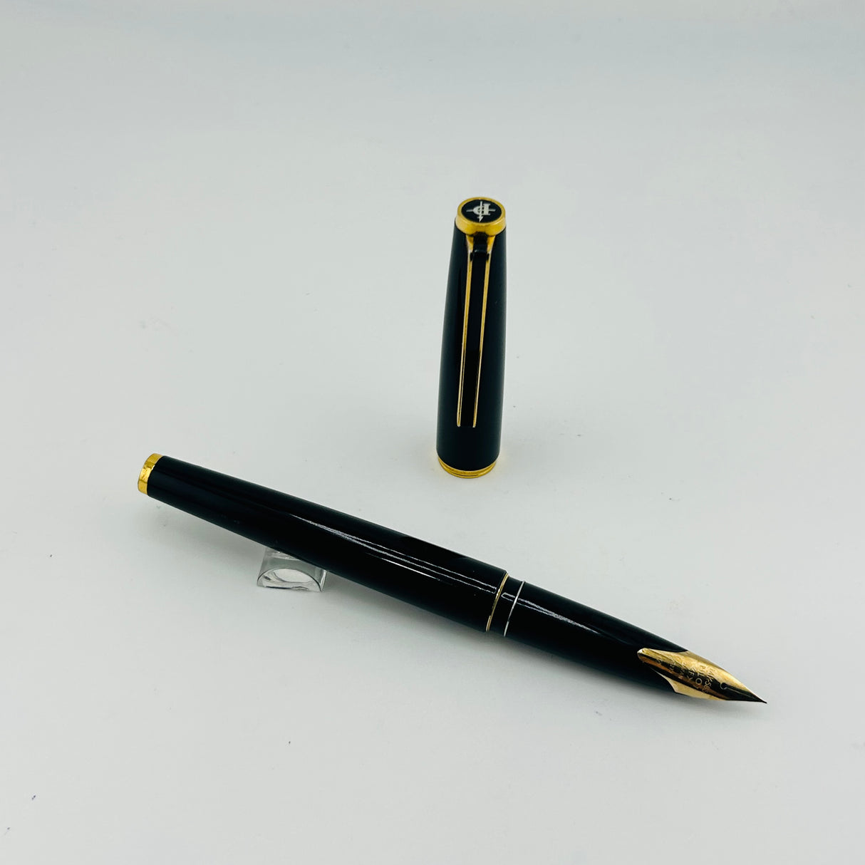 Pilot Custom Black Gold trim 14K GOLD NIB - Fountain Pen