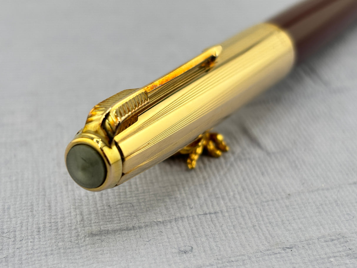 Parker 51 Burgundy  12CT Rolled gold cap - New old stock condition !