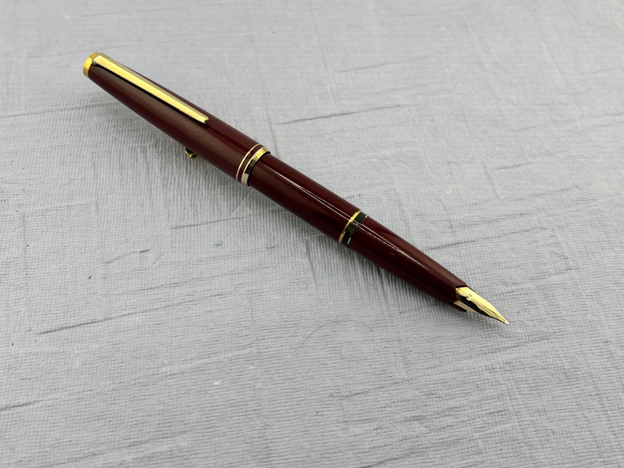 Montblanc Generation Classic Burgundy With Gold 14K-585 M Nib Fountain Pen