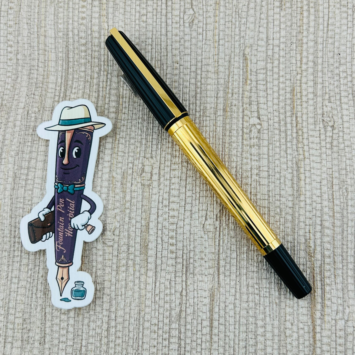 S.T. Dupont St Germain Collection Green Cap Gold Fluted Barrel Gold Nib 18k - Fountain Pen