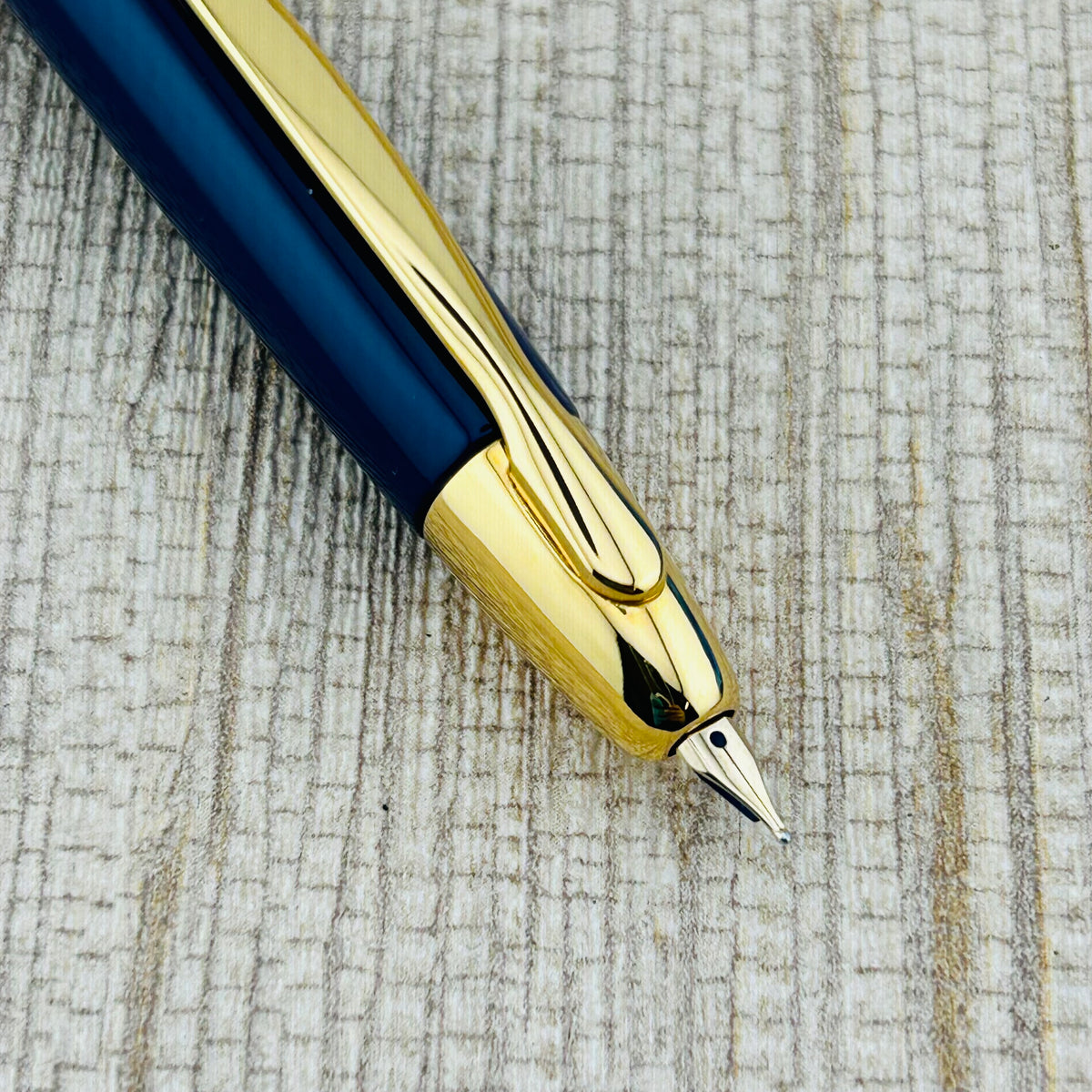 Pilot Vanishing Point Blue and Gold 18k Nib - Fountain Pen