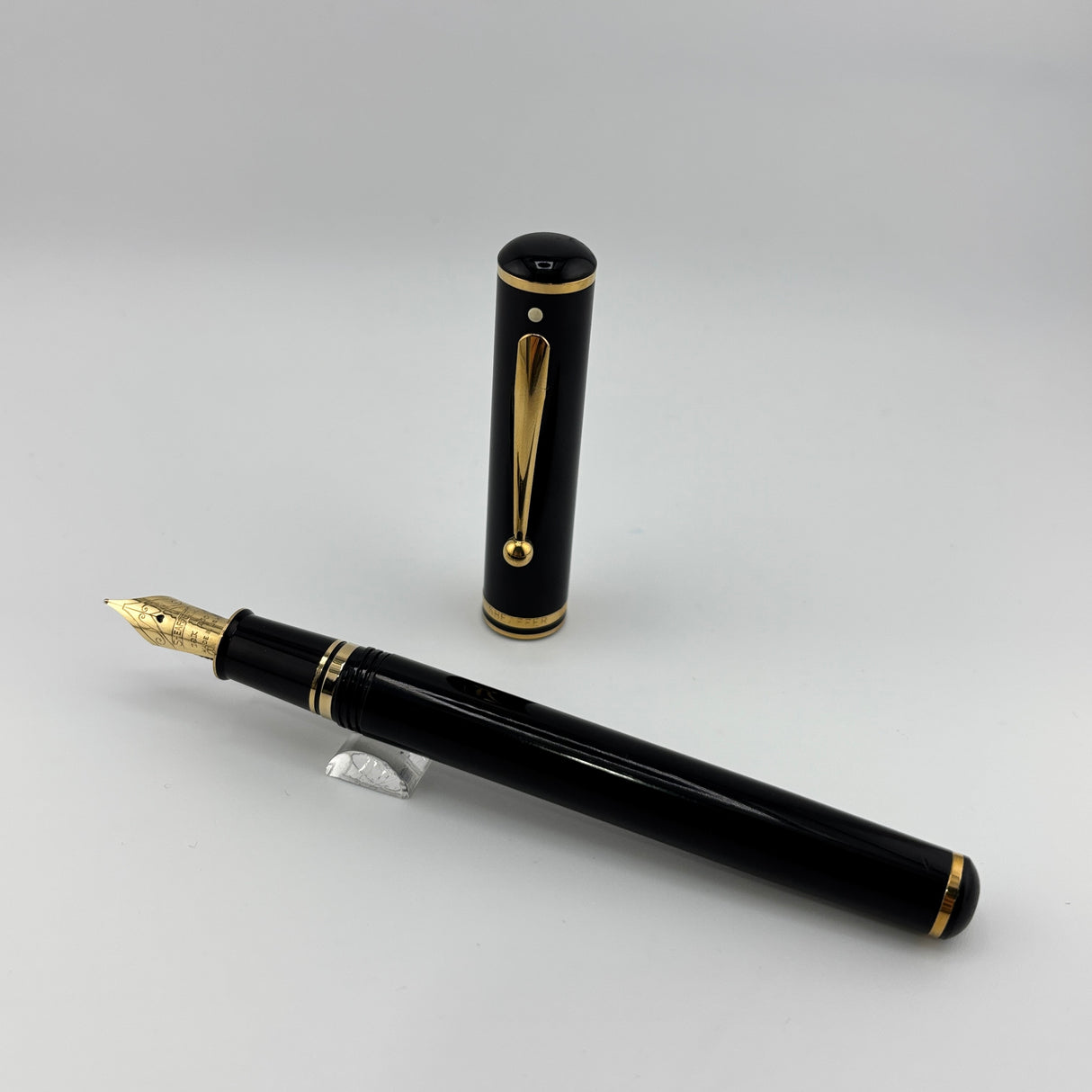 Sheaffer  Connaisseur Black gold trim nib 18K - Fountain Pen