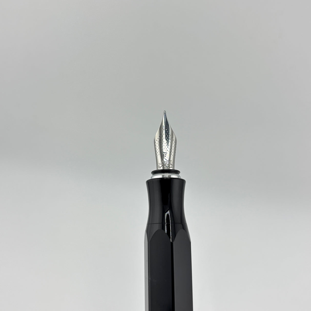 Faber Castell Ondoro faceted black/chrome cap  - Fountain Pen