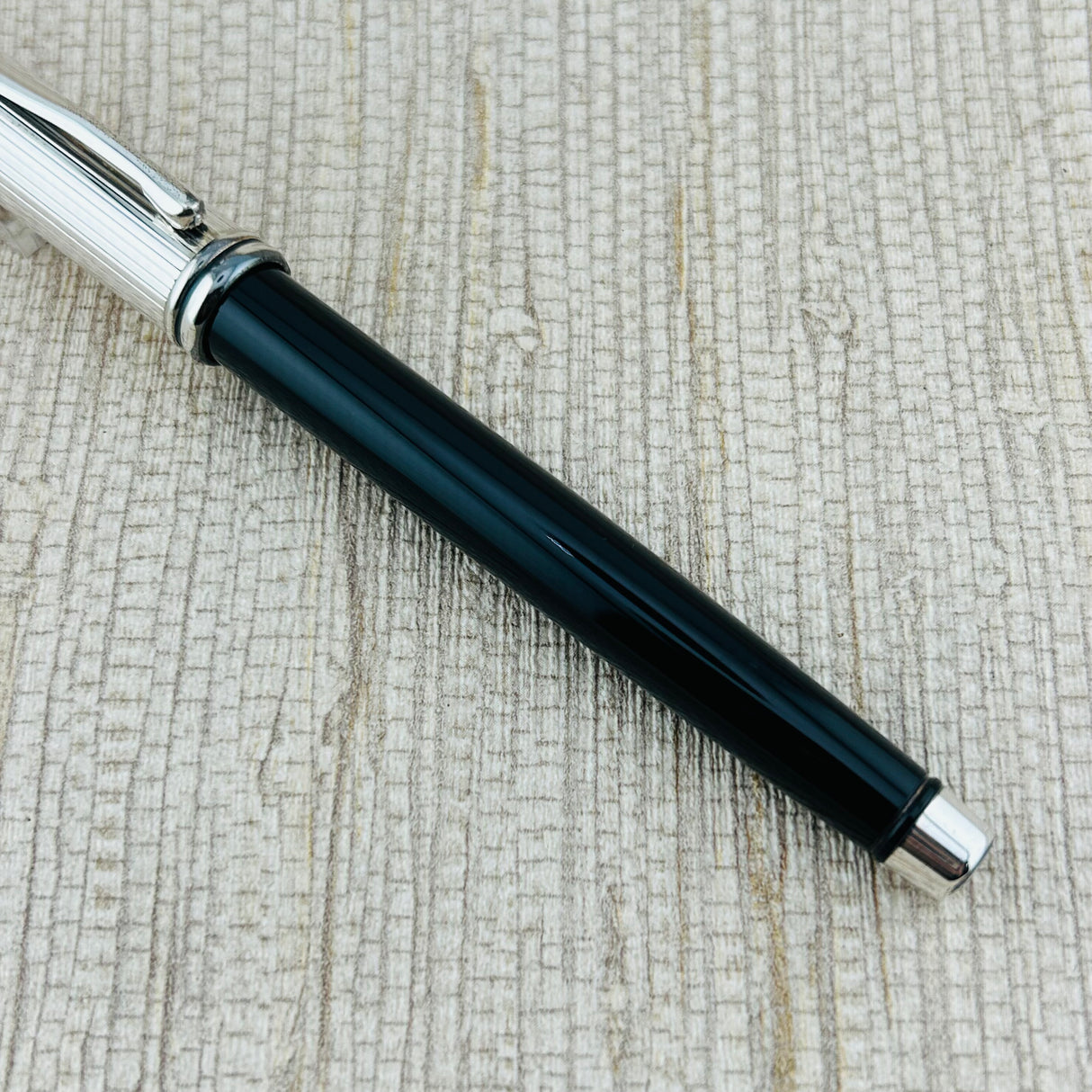 Cross Townsend Black with Line Silver Cap - Fountain Pen