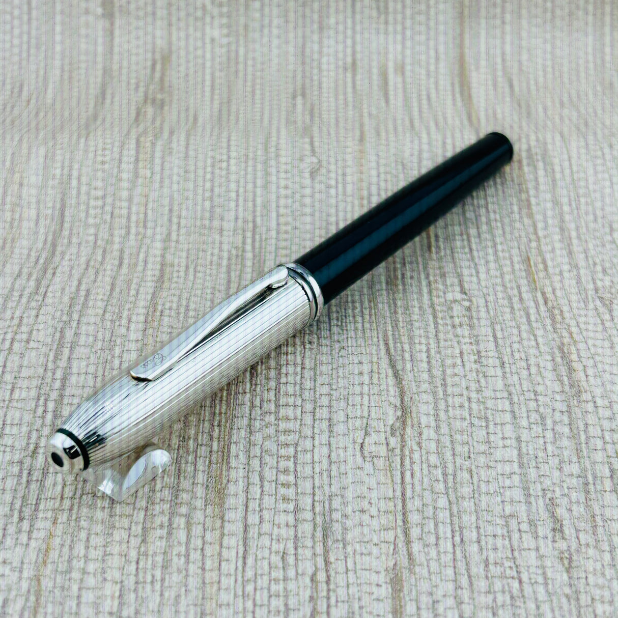 Cross Townsend Black with Line Silver Cap - Fountain Pen