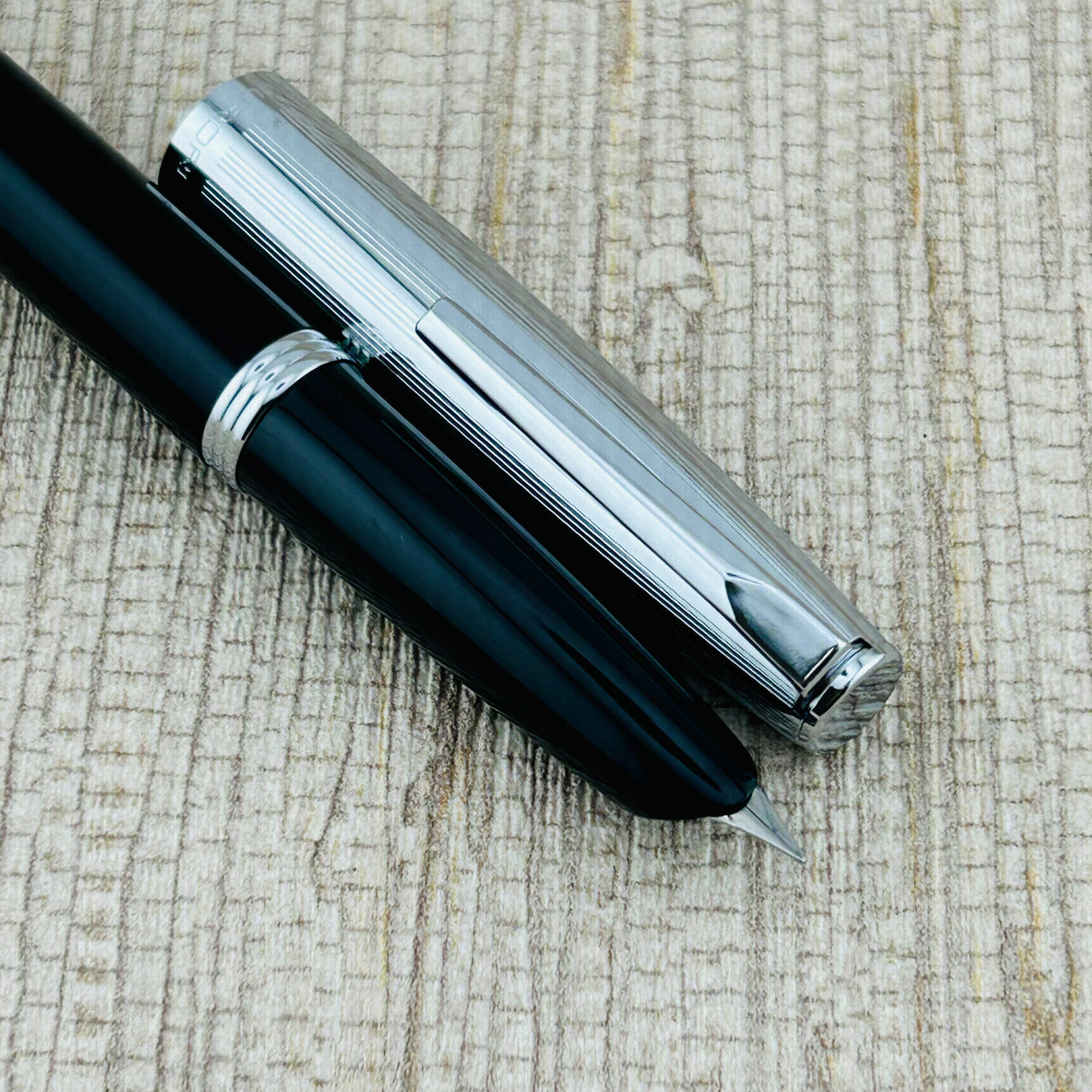 Aurora Duo Cart Black with Chrome Lined Cap - Fountain Pen