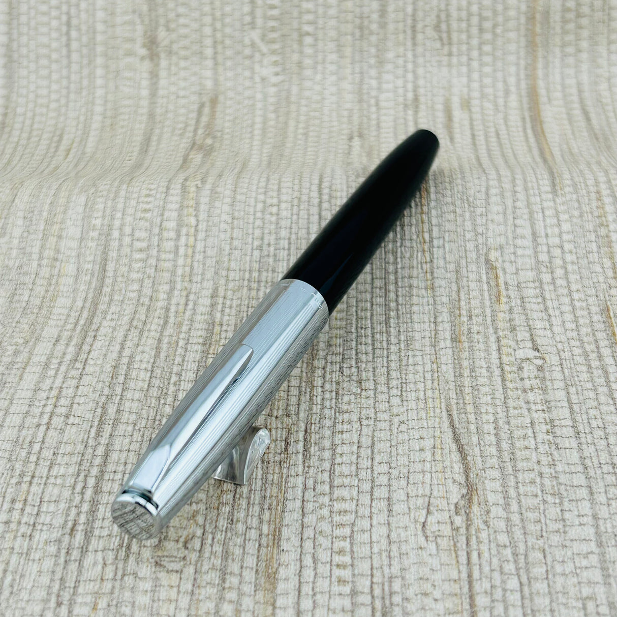 Aurora Duo Cart Black with Chrome Lined Cap - Fountain Pen