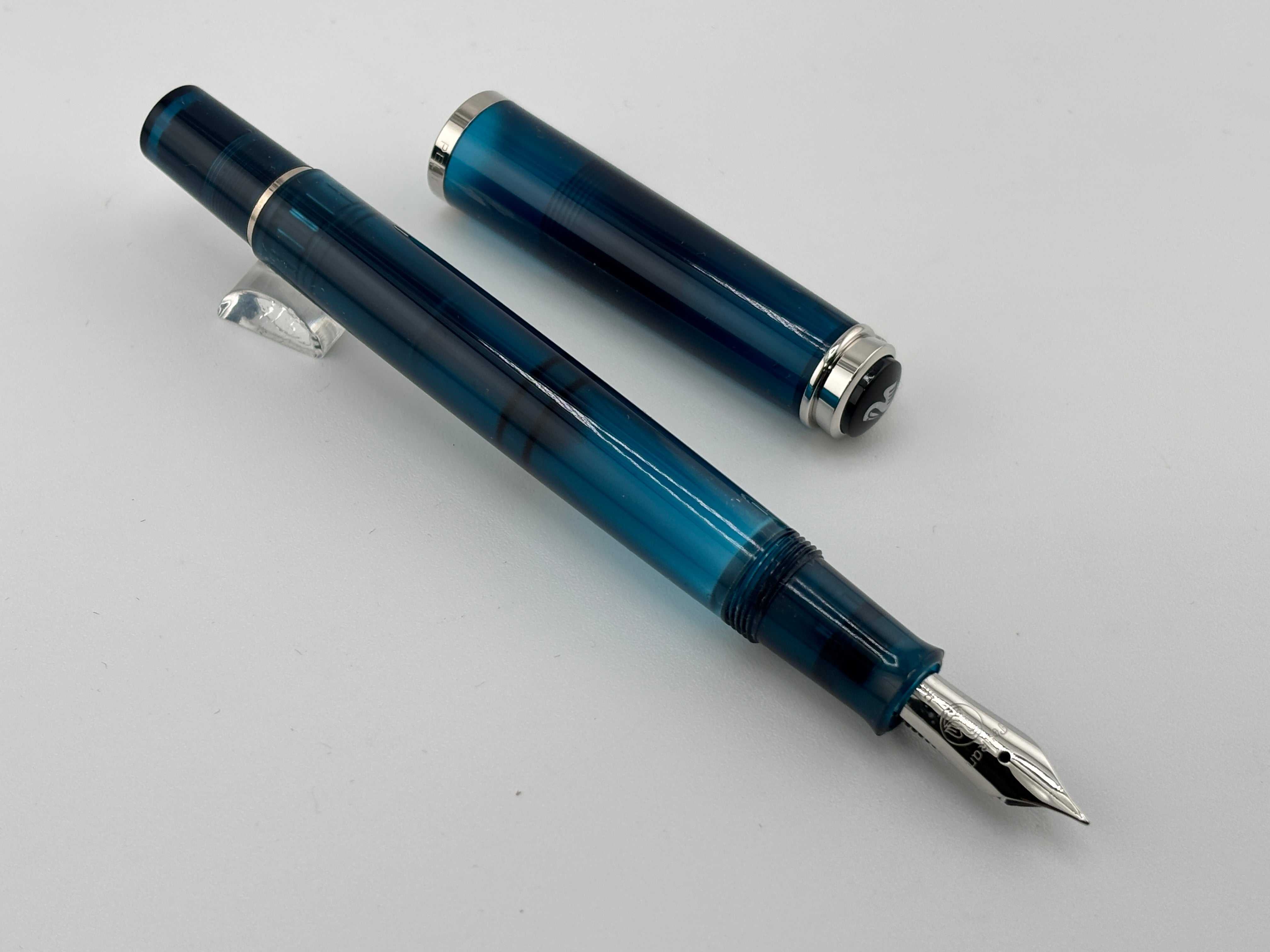 Pelikan M205 Aquamarine 2016 Special Edition Transparent Fountain