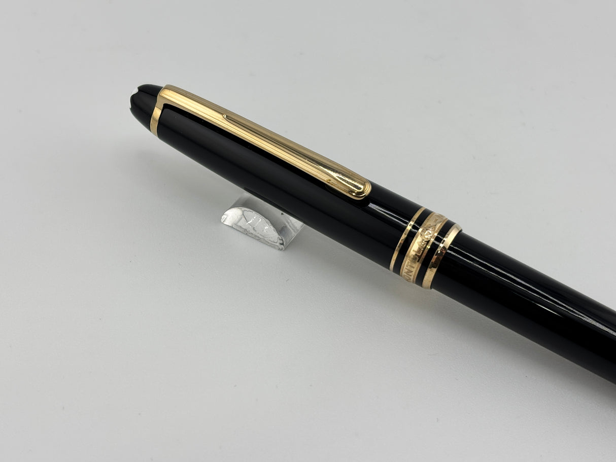 Montblanc Classique #144 Black Resin Fountain Pen  - Medium  14kt Gold Nib