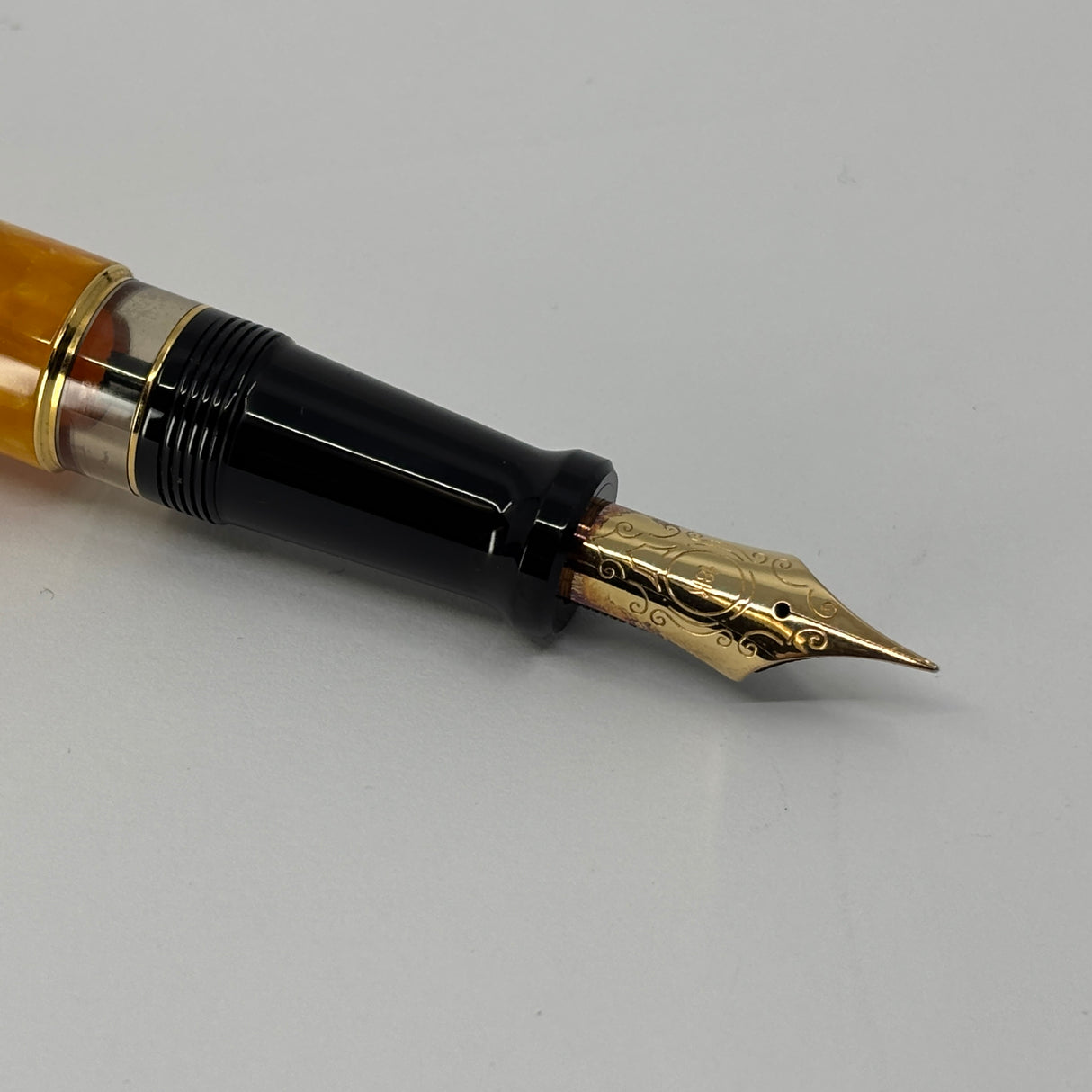 Aurora Optima Marbled Orange Sole Limited Edition Fountain Pen - Flexible Extra Fine 18kt Gold Nib