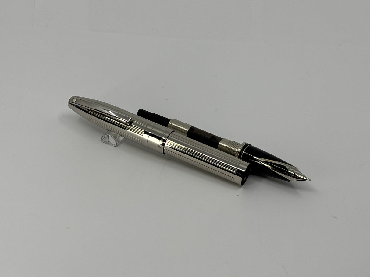 Sheaffer Legacy II Fountain Pen - Platinum-Plated Etched  Vertical Line Design - Fine 18kt Gold Nib