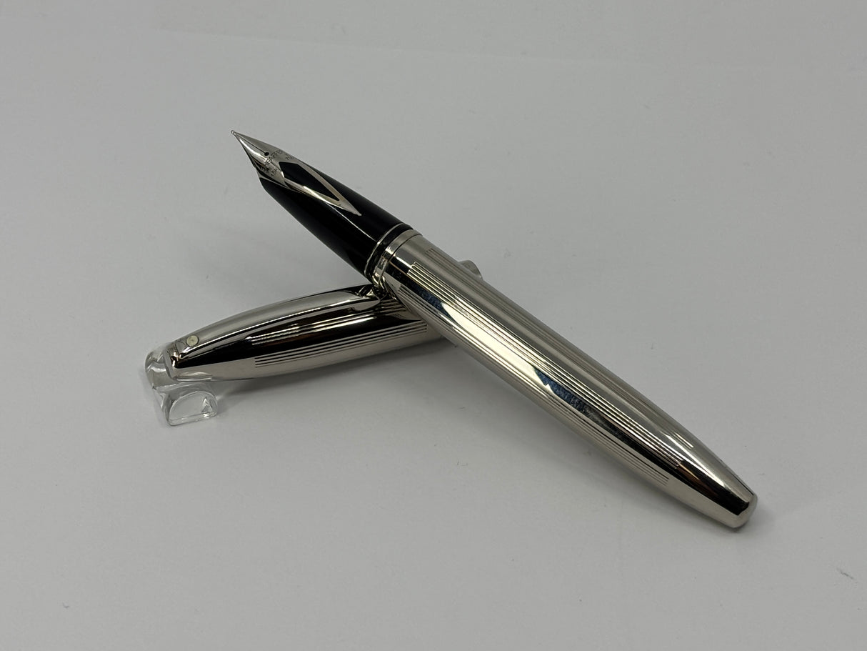 Sheaffer Legacy II Fountain Pen - Platinum-Plated Etched  Vertical Line Design - Fine 18kt Gold Nib